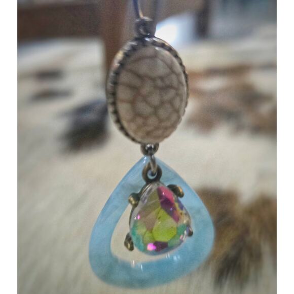 Eye drop dangles - Picture 2 of 2